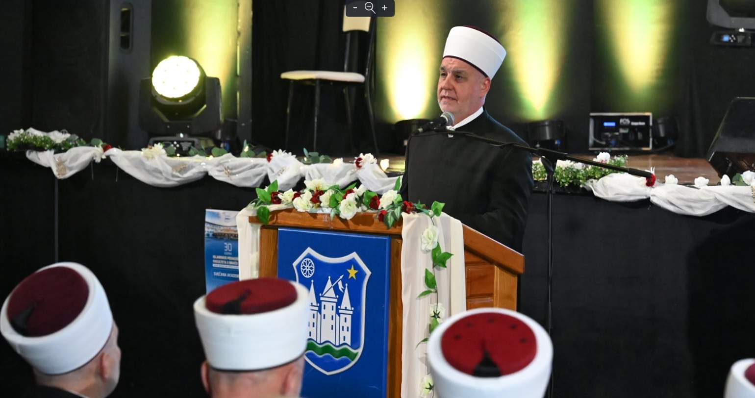 Reisul-ulema - BIhać.jpg - Reisul-ulema na obilježavanju 30. godina IPF-a u Bihaću: Nemamo pravo odustajati od borbe i ulaganja u znanje
